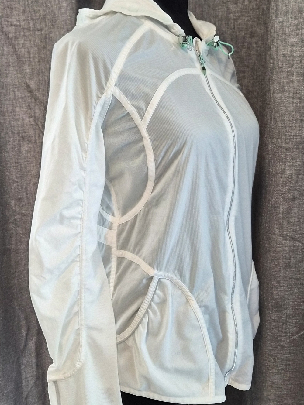 Lululemon Ultra Lightweight Hooded Run Jacket